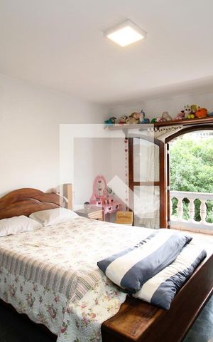 Casa à venda com 280m², 3 quartos e 2 vagasSuíte