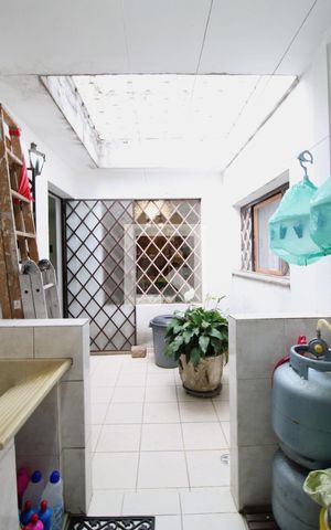 Casa à venda com 280m², 3 quartos e 2 vagasÁrea de Serviço
