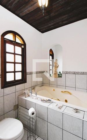 Casa à venda com 280m², 3 quartos e 2 vagasBanheiro Social