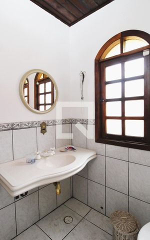 Casa à venda com 280m², 3 quartos e 2 vagasBanheiro Social