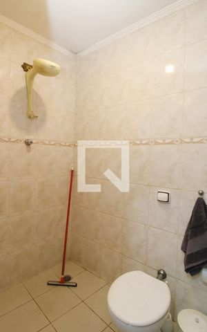 Casa à venda com 280m², 3 quartos e 2 vagasBanheiro de serviço