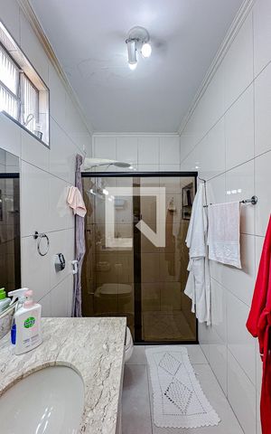 Casa à venda com 324m², 4 quartos e 3 vagasBanheiro da Suíte