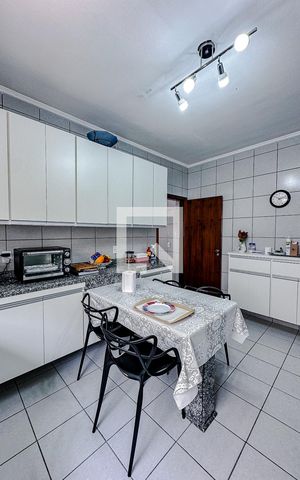 Casa à venda com 324m², 4 quartos e 3 vagasCozinha