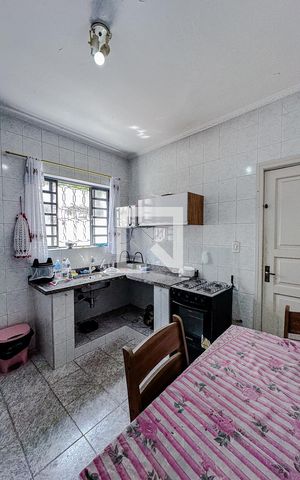 Casa à venda com 324m², 4 quartos e 3 vagasCozinha (Casa 2)