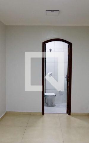 Casa à venda com 256m², 4 quartos e 4 vagas Casa à venda com 256m², 4 quartos e 4 vagasQuarto 4 - Suíte