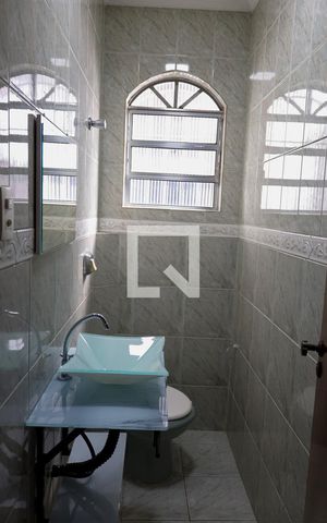 Casa à venda com 256m², 4 quartos e 4 vagas Casa à venda com 256m², 4 quartos e 4 vagasLavabo