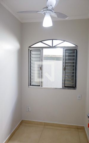 Casa à venda com 256m², 4 quartos e 4 vagas Casa à venda com 256m², 4 quartos e 4 vagasQuarto 3
