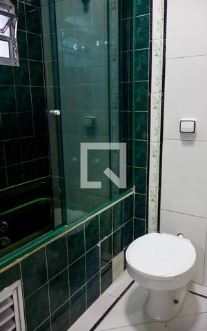 Casa à venda com 256m², 4 quartos e 4 vagas Casa à venda com 256m², 4 quartos e 4 vagasBanheiro da Suíte 4