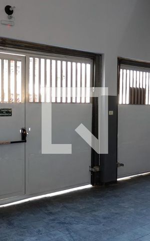 Casa à venda com 256m², 4 quartos e 4 vagas Casa à venda com 256m², 4 quartos e 4 vagasGaragem