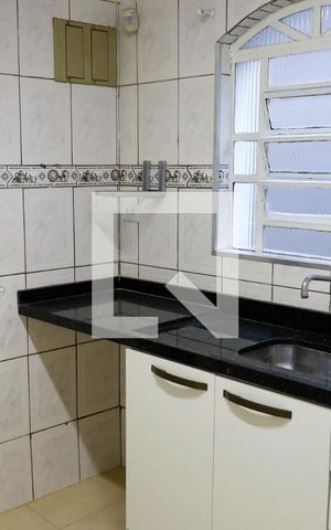 Casa à venda com 256m², 4 quartos e 4 vagas Casa à venda com 256m², 4 quartos e 4 vagasCozinha 2