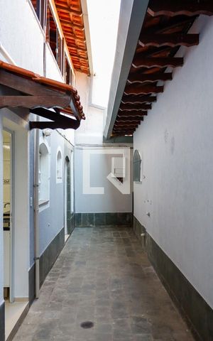 Casa à venda com 256m², 4 quartos e 4 vagas Casa à venda com 256m², 4 quartos e 4 vagasÁrea comum
