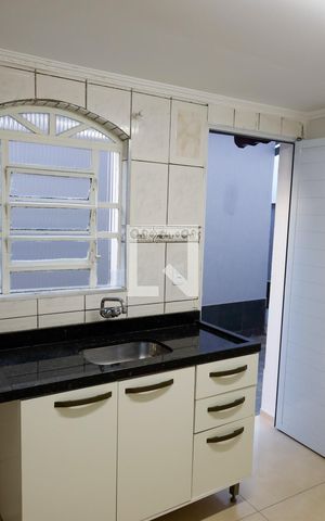 Casa à venda com 256m², 4 quartos e 4 vagas Casa à venda com 256m², 4 quartos e 4 vagasCozinha 2