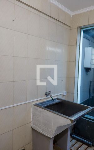 Casa à venda com 256m², 4 quartos e 4 vagas Casa à venda com 256m², 4 quartos e 4 vagasLavanderia