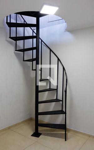 Casa à venda com 256m², 4 quartos e 4 vagas Casa à venda com 256m², 4 quartos e 4 vagasÁrea comum
