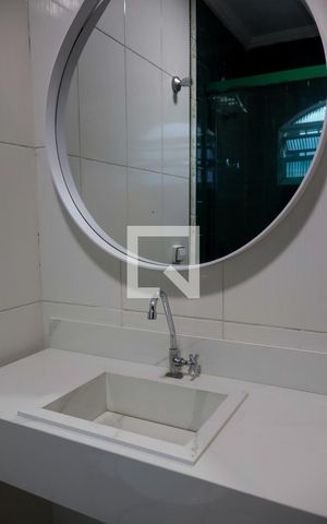 Casa à venda com 256m², 4 quartos e 4 vagas Casa à venda com 256m², 4 quartos e 4 vagasBanheiro da Suíte 4
