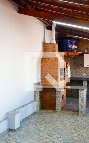 Casa à venda com 256m², 4 quartos e 4 vagas Casa à venda com 256m², 4 quartos e 4 vagasÁrea comum - Churrasqueira
