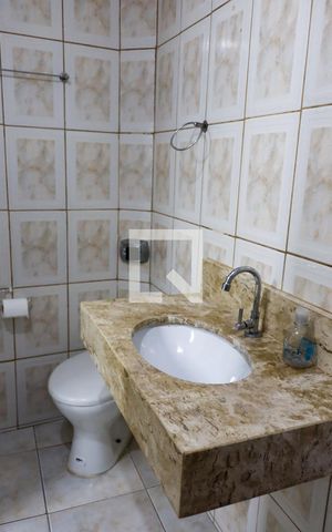 Casa à venda com 256m², 4 quartos e 4 vagas Casa à venda com 256m², 4 quartos e 4 vagasBanheiro 2