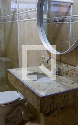 Casa à venda com 256m², 4 quartos e 4 vagas Casa à venda com 256m², 4 quartos e 4 vagasBanheiro