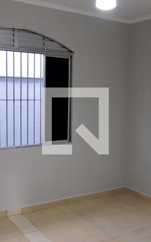 Casa à venda com 256m², 4 quartos e 4 vagas Casa à venda com 256m², 4 quartos e 4 vagasQuarto 1
