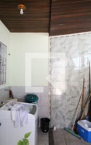 Casa de condomínio à venda com 210m², 4 quartos e 3 vagasÁrea de serviço