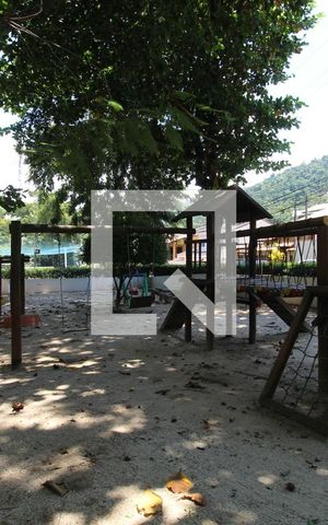 Casa de condomínio à venda com 210m², 4 quartos e 3 vagasÁrea comum - Playground