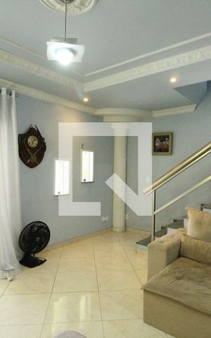 Casa de condomínio à venda com 210m², 4 quartos e 3 vagasSala