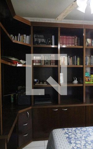 Casa de condomínio à venda com 210m², 4 quartos e 3 vagasQuarto 1