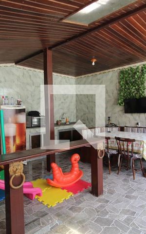 Casa de condomínio à venda com 210m², 4 quartos e 3 vagasQuintal coberto