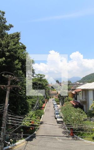 Casa de condomínio à venda com 210m², 4 quartos e 3 vagasSuíte 2 - Varanda