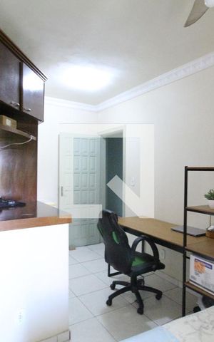 Casa de condomínio à venda com 210m², 4 quartos e 3 vagasQuarto 2