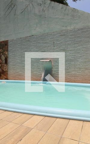 Casa de condomínio à venda com 210m², 4 quartos e 3 vagasPiscina