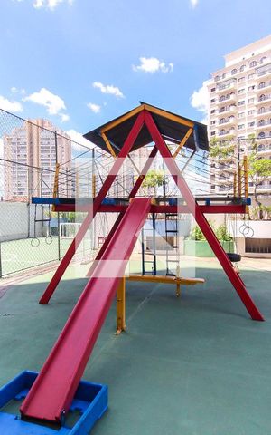 Apartamento para alugar com 68m², 2 quartos e 1 vaga Apartamento para alugar com 68m², 2 quartos e 1 vagaÁrea comum - Playground