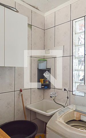 Casa à venda com 284m², 5 quartos e 3 vagas Casa à venda com 284m², 5 quartos e 3 vagasÁrea de Serviço 2