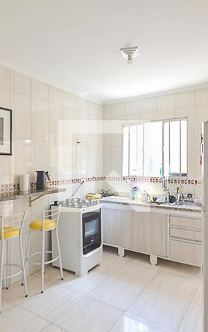Casa à venda com 284m², 5 quartos e 3 vagas Casa à venda com 284m², 5 quartos e 3 vagasCozinha