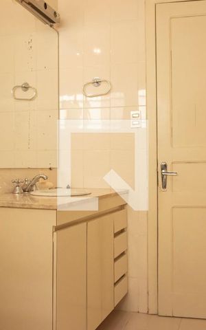 Casa à venda com 80m², 2 quartos e 2 vagasBanheiro