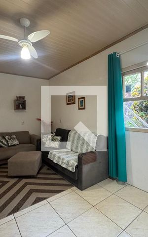 Casa à venda com 140m², 4 quartos e 1 vaga Casa à venda com 140m², 4 quartos e 1 vagaSala