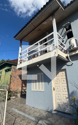 Casa à venda com 140m², 4 quartos e 1 vaga Casa à venda com 140m², 4 quartos e 1 vagaFachada