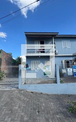 Casa à venda com 140m², 4 quartos e 1 vaga Casa à venda com 140m², 4 quartos e 1 vagaFachada