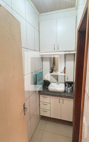 Casa à venda com 140m², 4 quartos e 1 vaga Casa à venda com 140m², 4 quartos e 1 vagaSalão