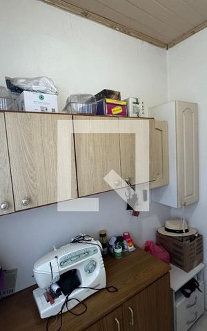 Casa à venda com 140m², 4 quartos e 1 vaga Casa à venda com 140m², 4 quartos e 1 vagaSalão