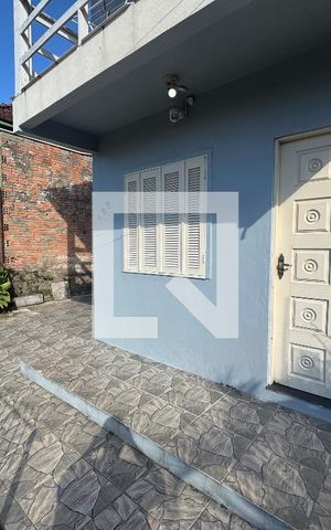 Casa à venda com 140m², 4 quartos e 1 vaga Casa à venda com 140m², 4 quartos e 1 vagaFachada