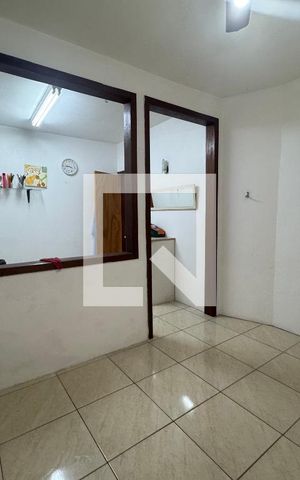 Casa à venda com 140m², 4 quartos e 1 vaga Casa à venda com 140m², 4 quartos e 1 vagaSalão