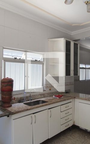 Casa para alugar com 260m², 5 quartos e 6 vagasCozinha