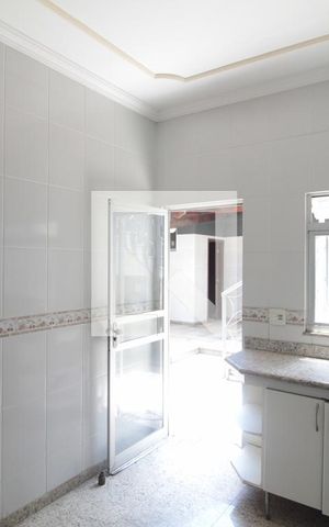 Casa para alugar com 260m², 5 quartos e 6 vagasCozinha