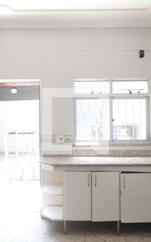 Casa para alugar com 260m², 5 quartos e 6 vagasCozinha
