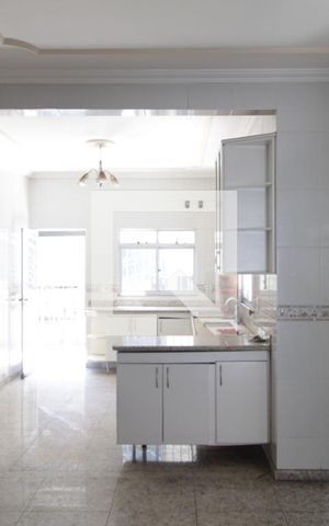 Casa para alugar com 260m², 5 quartos e 6 vagasCopa