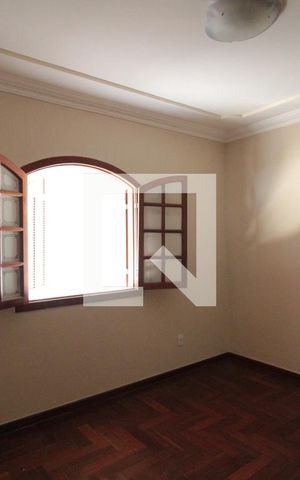 Casa para alugar com 260m², 5 quartos e 6 vagasQuarto