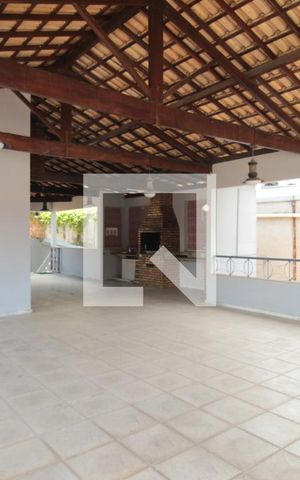 Casa para alugar com 260m², 5 quartos e 6 vagasÁrea Gourmet