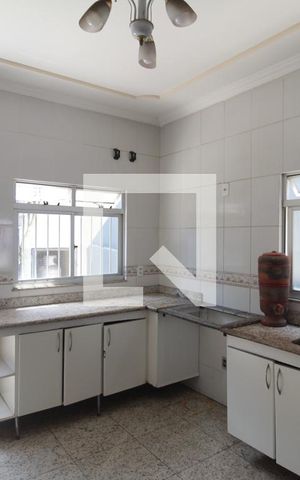 Casa para alugar com 260m², 5 quartos e 6 vagasCozinha