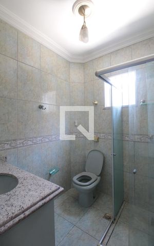 Casa para alugar com 260m², 5 quartos e 6 vagasBanheiro da Suite 2